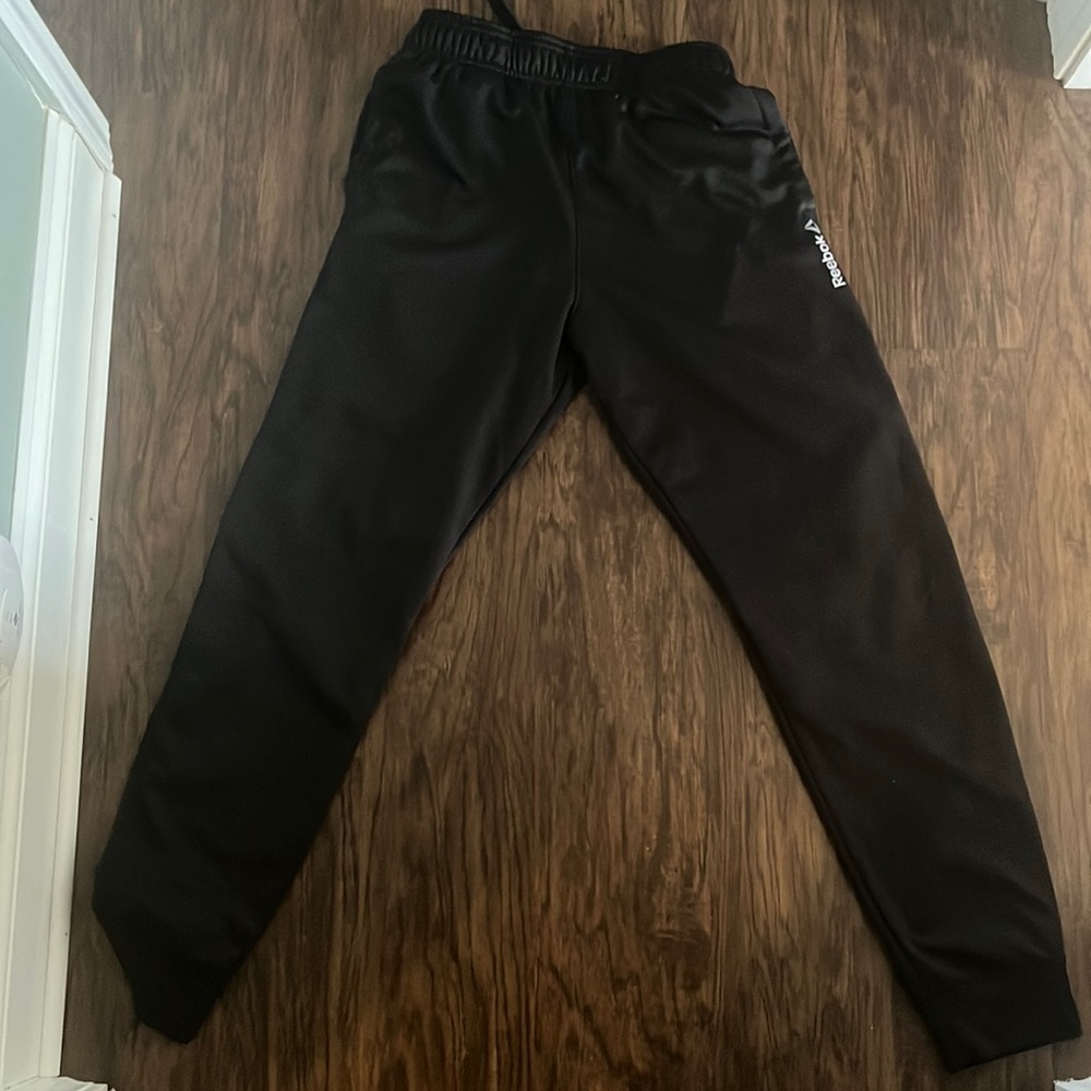 Small dry fit joggers Reebok